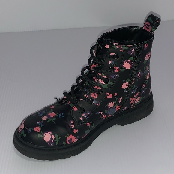 Art Class Black Flower Boots - Picture 4 of 4